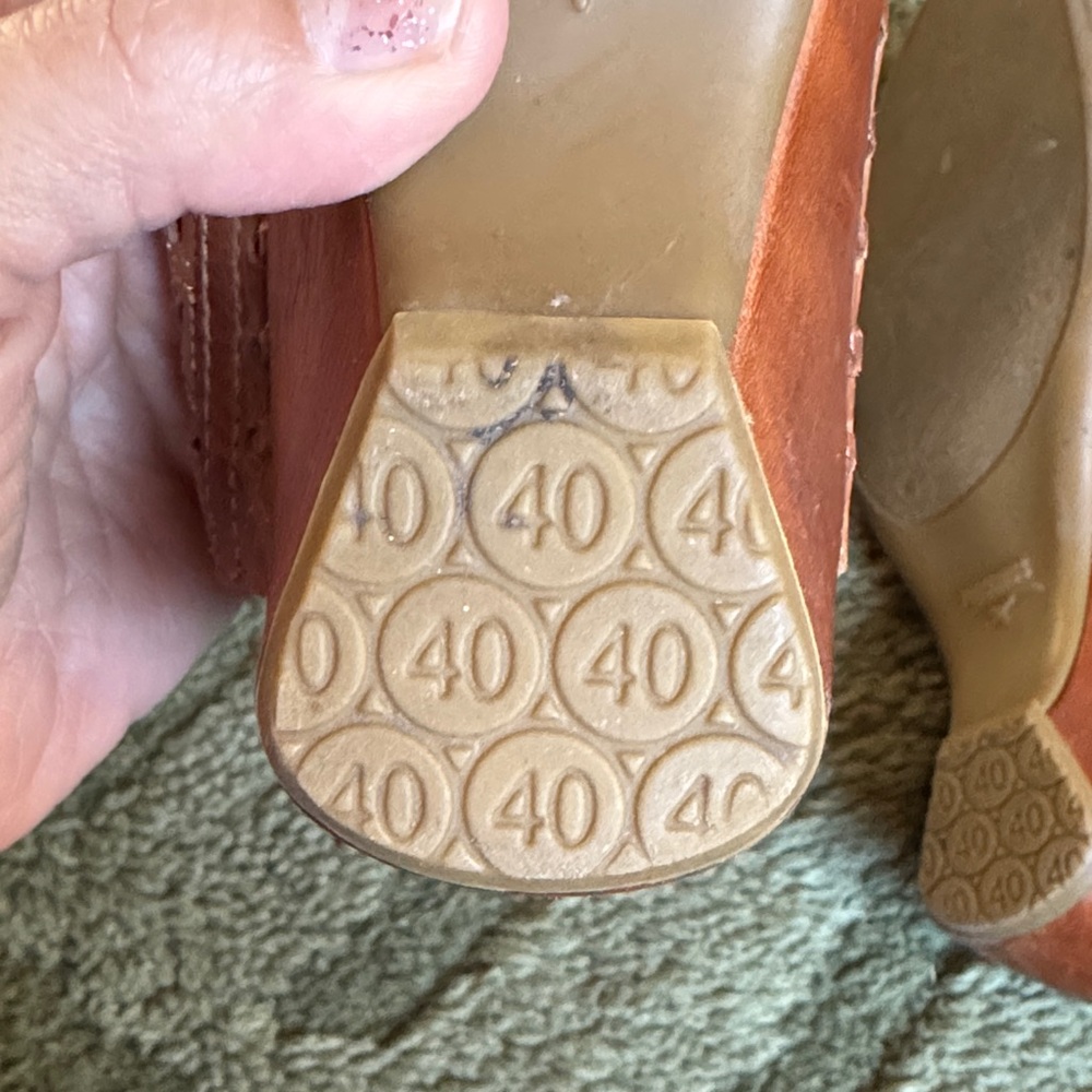 PIKOLINOS Women's Floral Cutout Leather Loafers - Tan - Picture 7 of 9